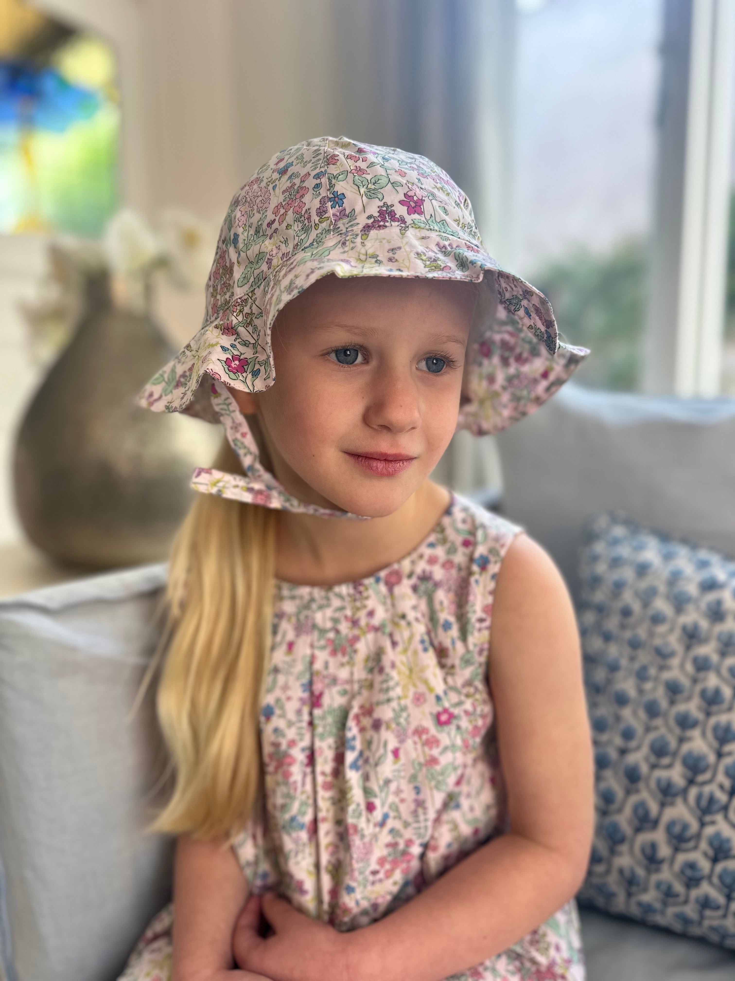 Florrie Hat In Pale Pink Floral